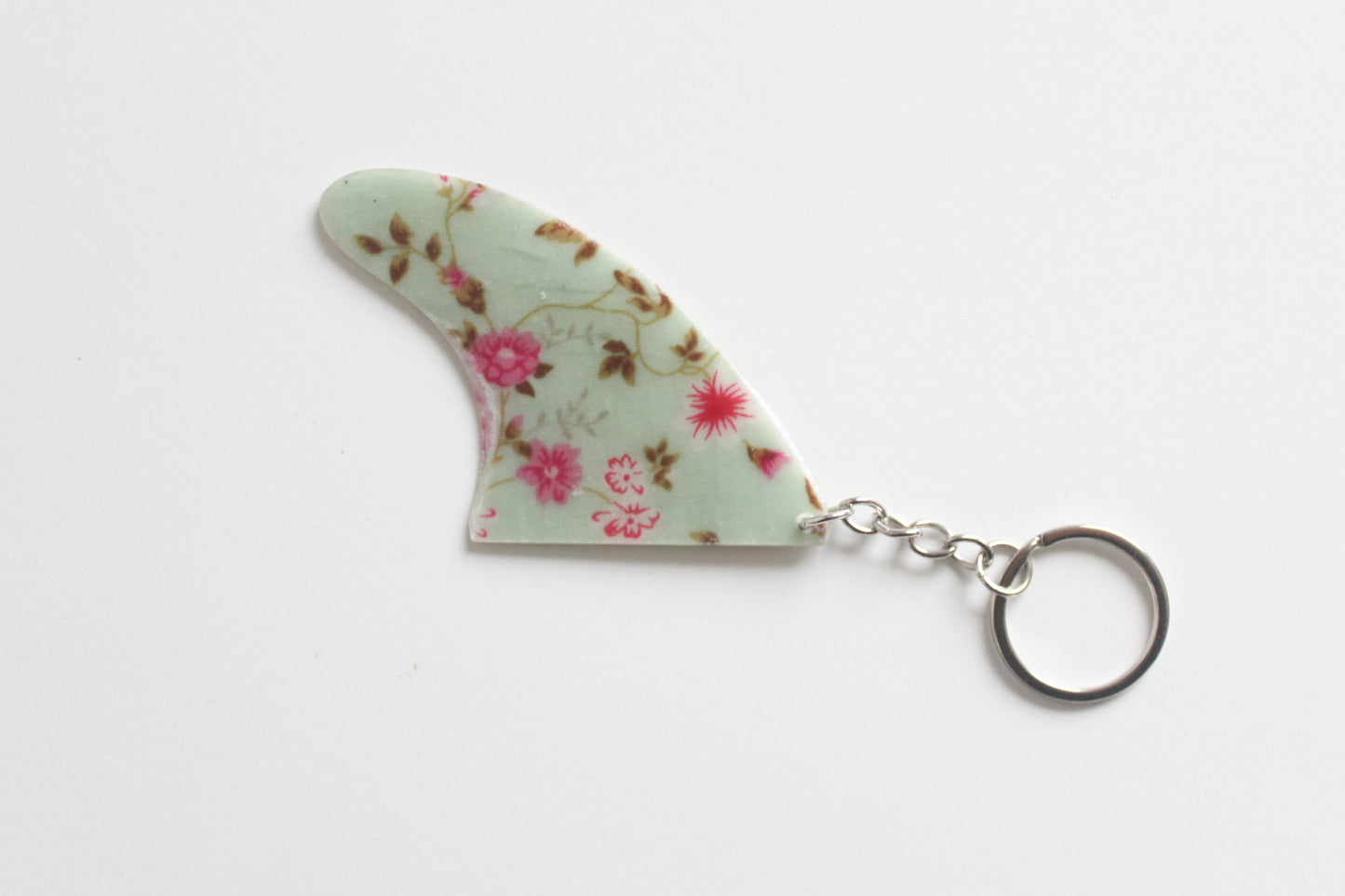 Fin shaped mini flowers key chain