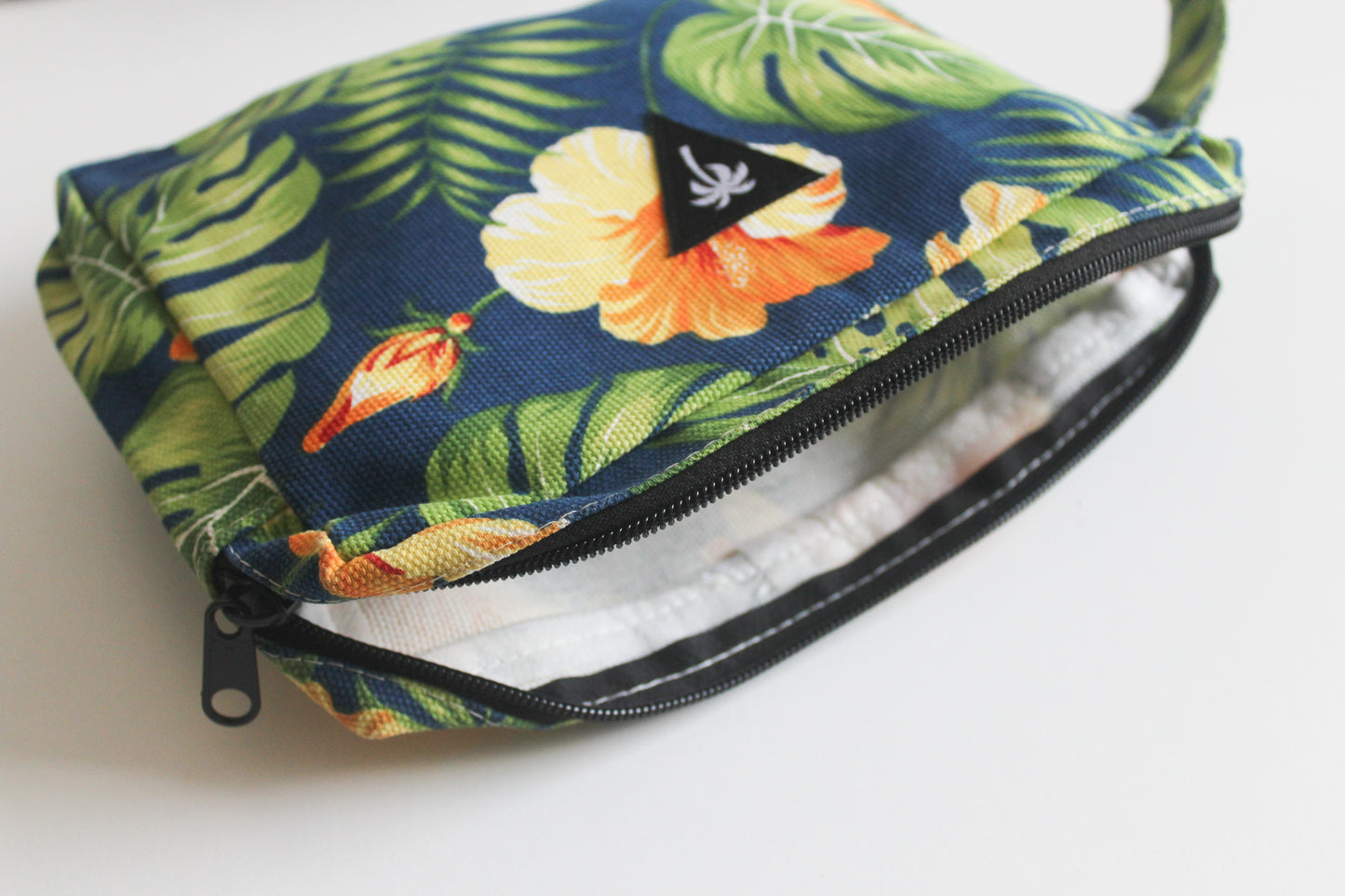 Fiji midi pouch