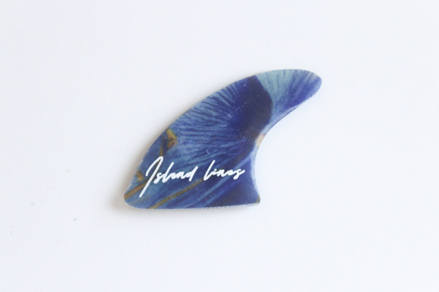 Fin shaped blue magnet