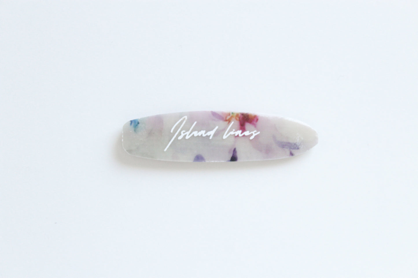 Surf shaped white flower magnet