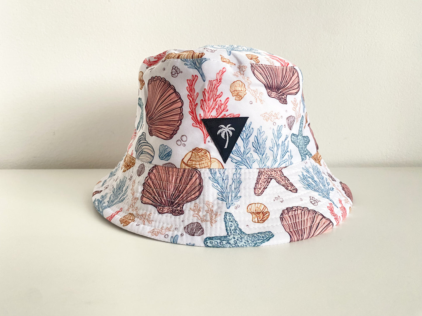 Seaside bucket hat