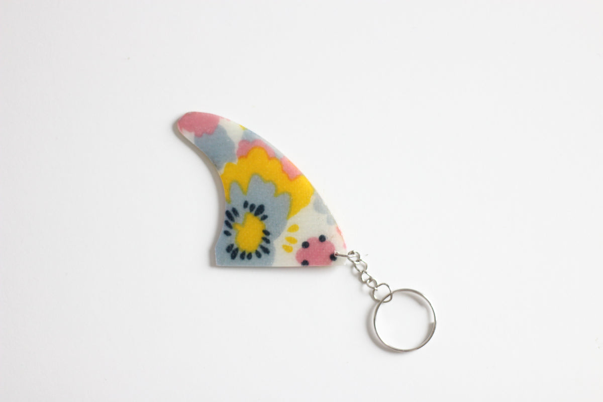 Fin shaped field key chain