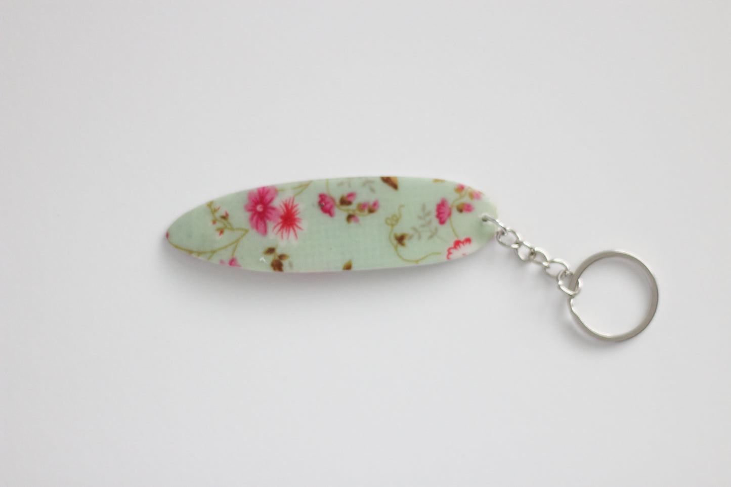 Surf shaped mini flowers key chain