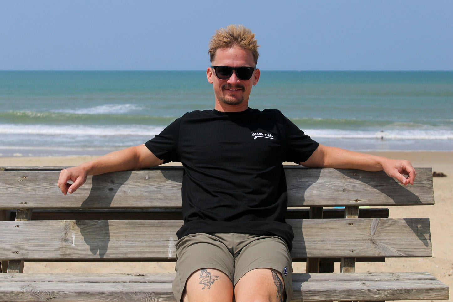 Aloha black T-shirt