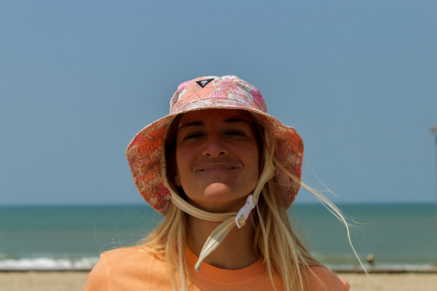 Surf bucket hat flowers