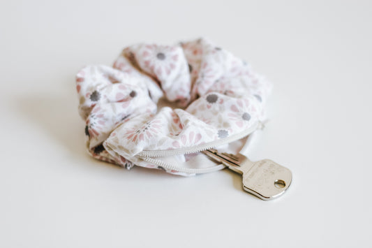 Pastel scrunchie with a zipper