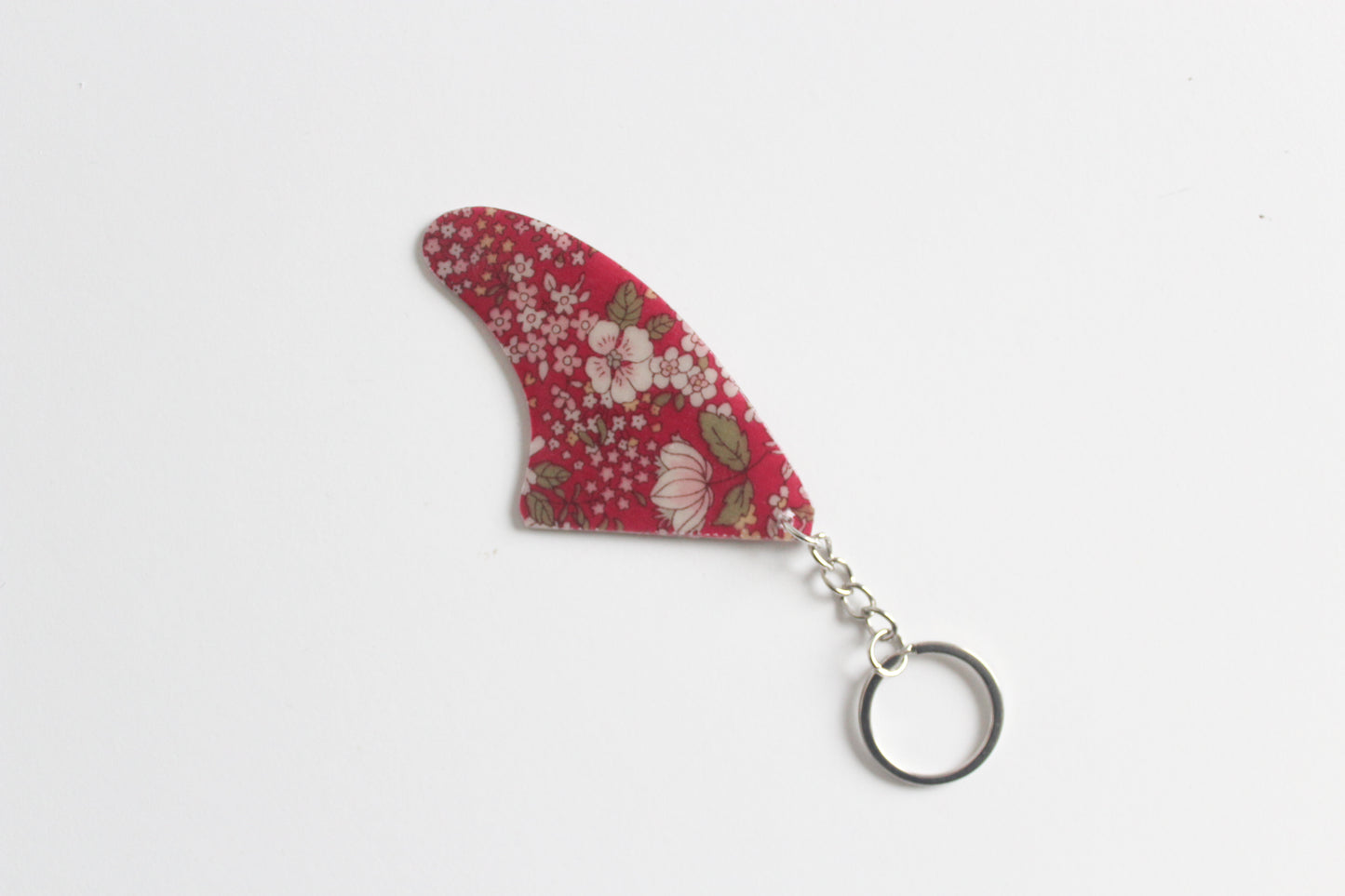 Fin shaped pink flowers key chain