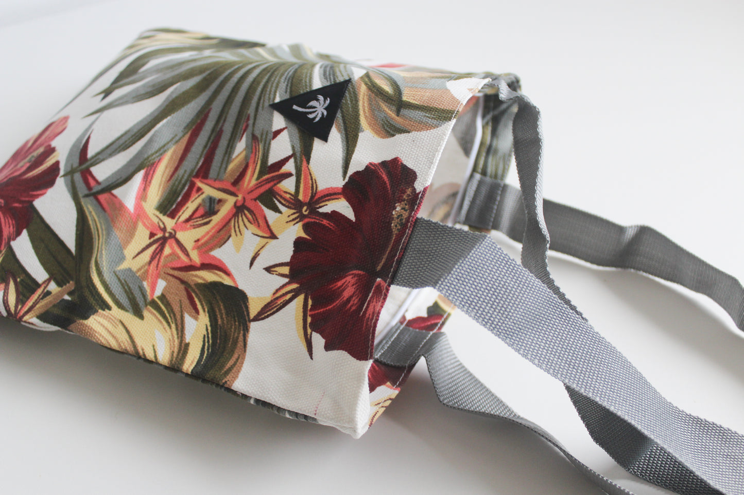 Red hibiscus tote bag