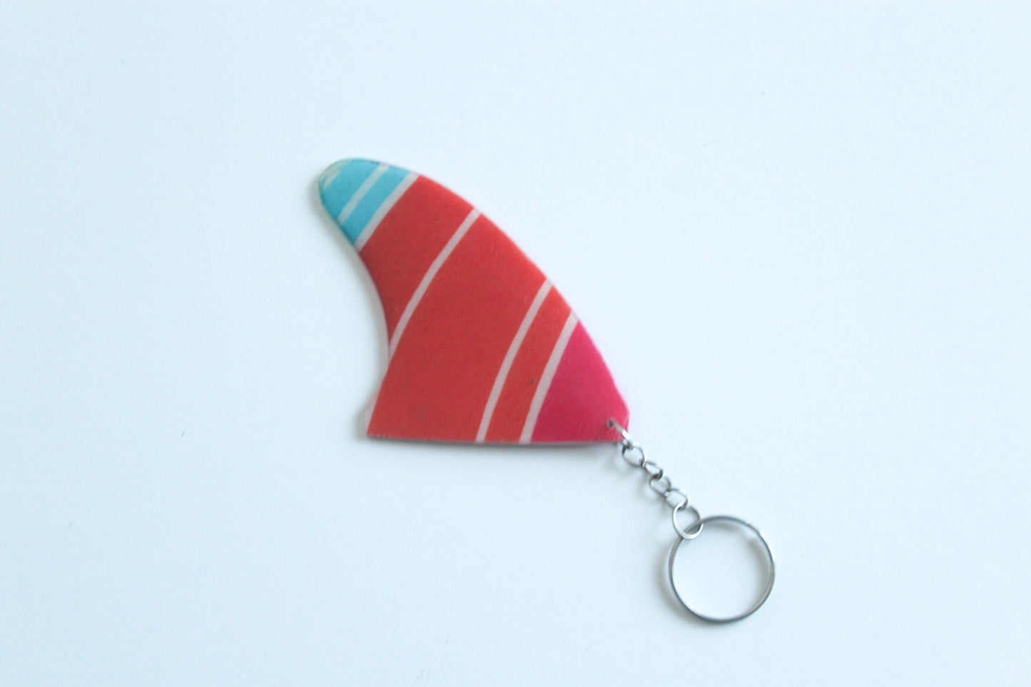 Fin shaped stripes key chain