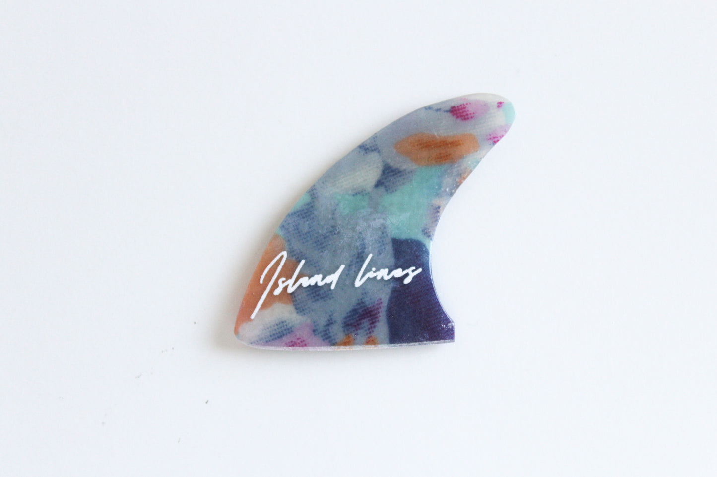 Fin shaped ocean magnet