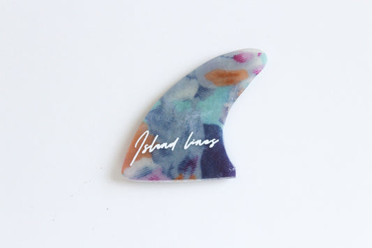 Fin shaped ocean magnet