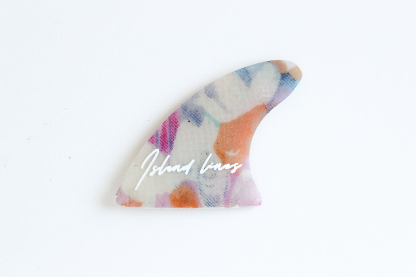 Fin shaped flowers magnet