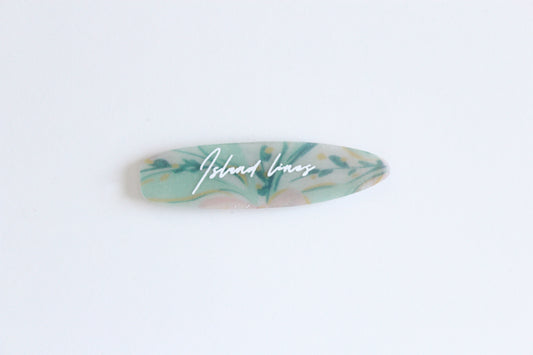 Surf shaped pastel magnet