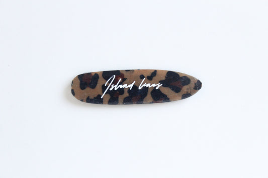Surf shaped leo magnet