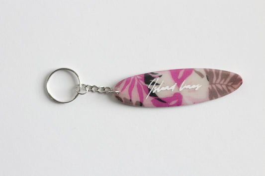 Surf shaped monstera key chain