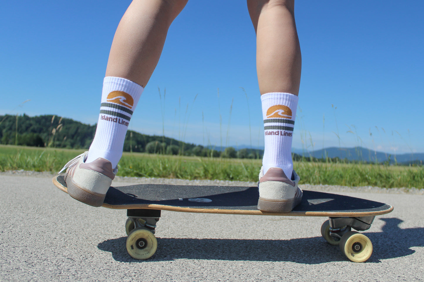 Retro sunset socks