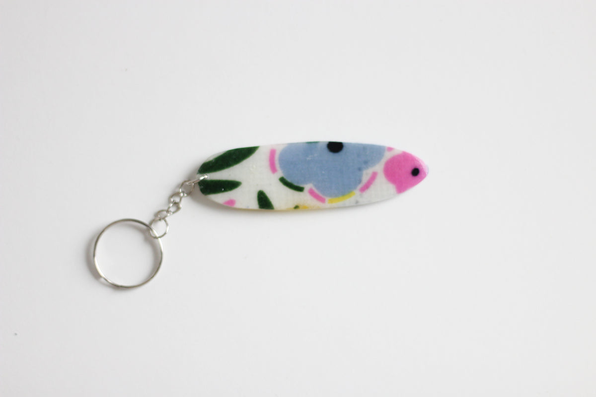 Surf shaped bloom key chain