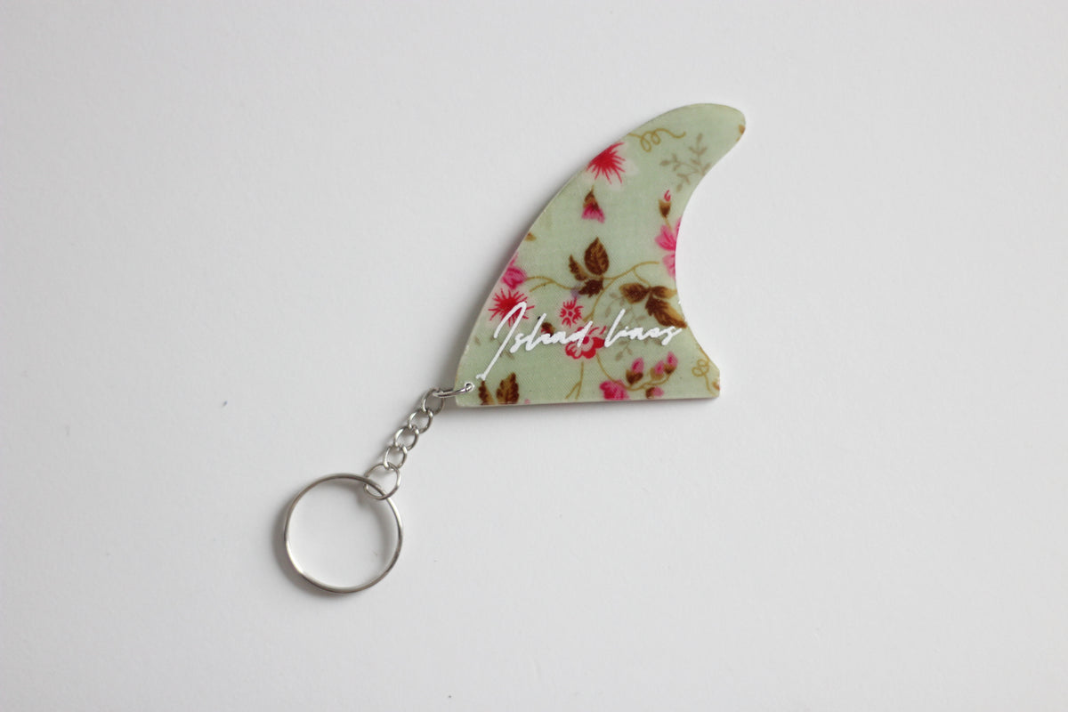 Fin shaped mini flowers key chain