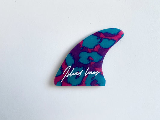 Fin shaped purple leopard magnet