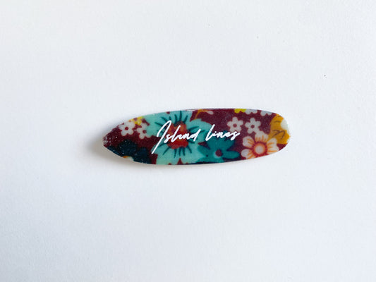 Surf shaped retro flowers magnet